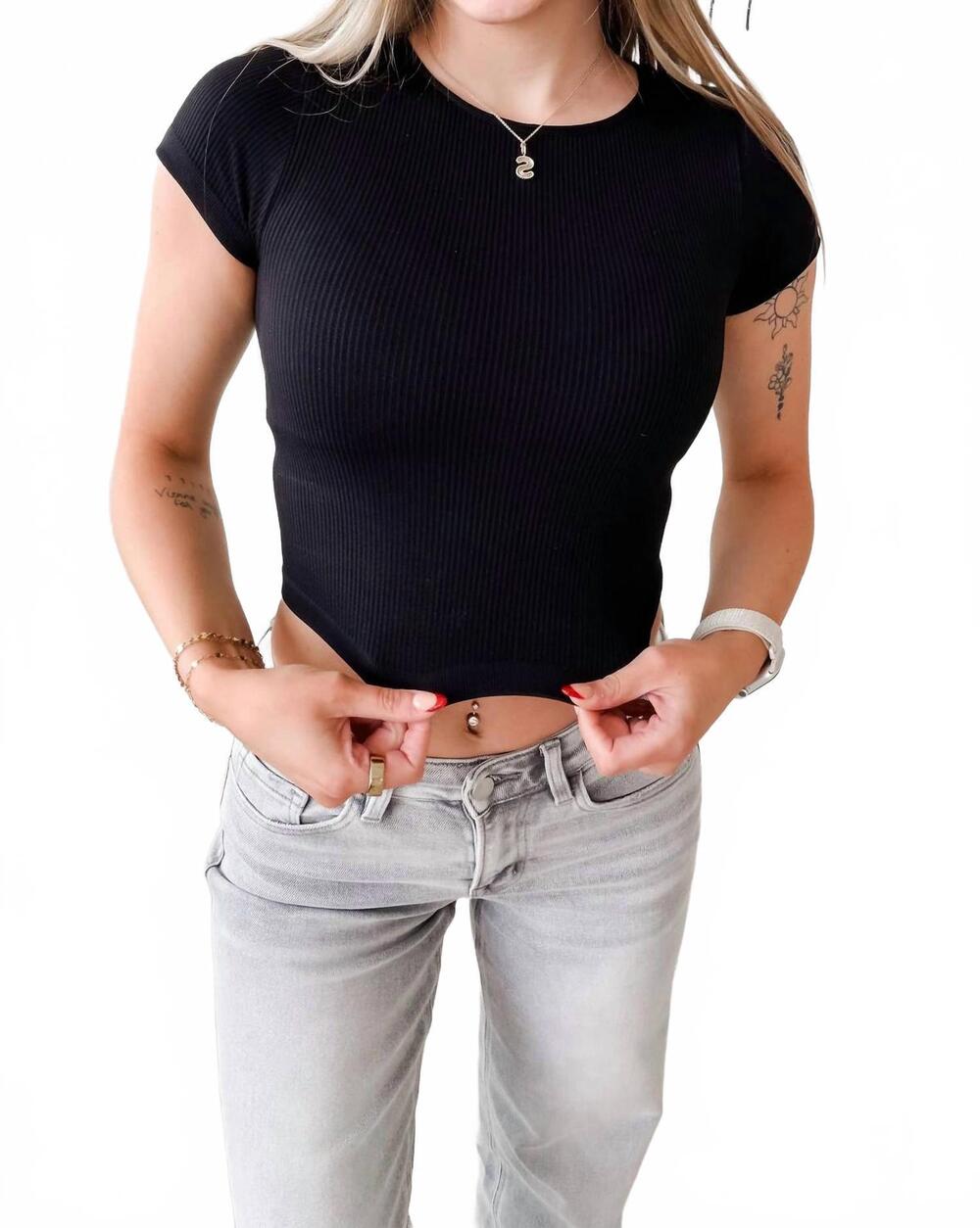 NEW NIKIBIKI cap sleeve ribbed crop tee in black